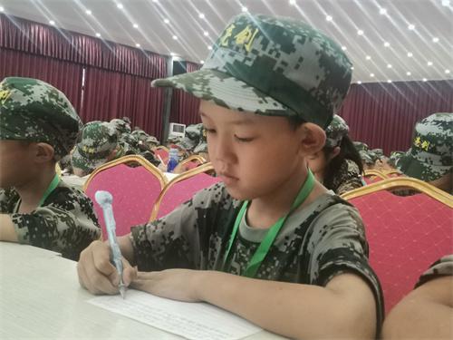 军事夏令营分享：做好父母前要学会善于倾听